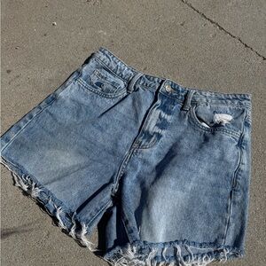 Casual Blue Denim Frayed Hem Shorts